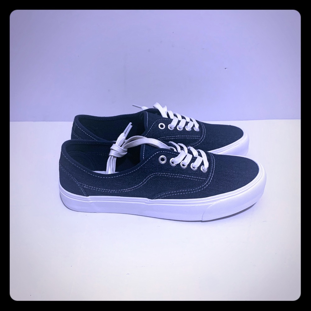 A nice Canvas Sneakers from Primark.